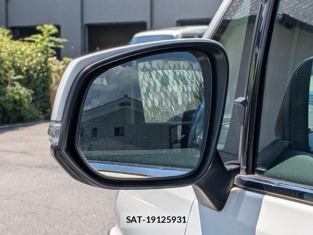 Toyota VELLFIRE 2019-08 8647117-12