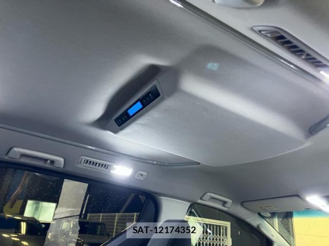 Toyota VELLFIRE 2015-12 8647973-11