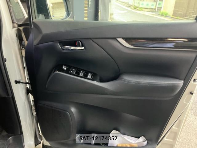 Toyota VELLFIRE 2015-12 8647973-15
