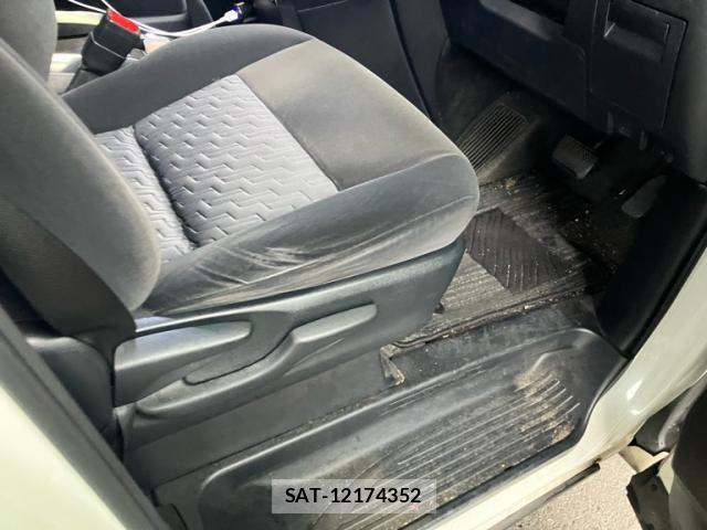 Toyota VELLFIRE 2015-12 8647973-19