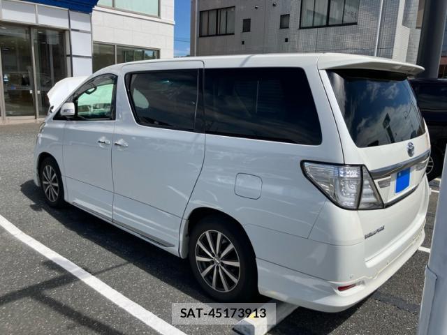 Toyota VELLFIRE 2013-11 8648593-4
