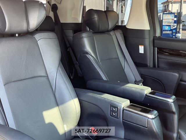 Toyota VELLFIRE 2016-08 8649937-11