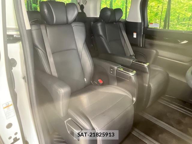 Toyota VELLFIRE 2018-10 8651040-8