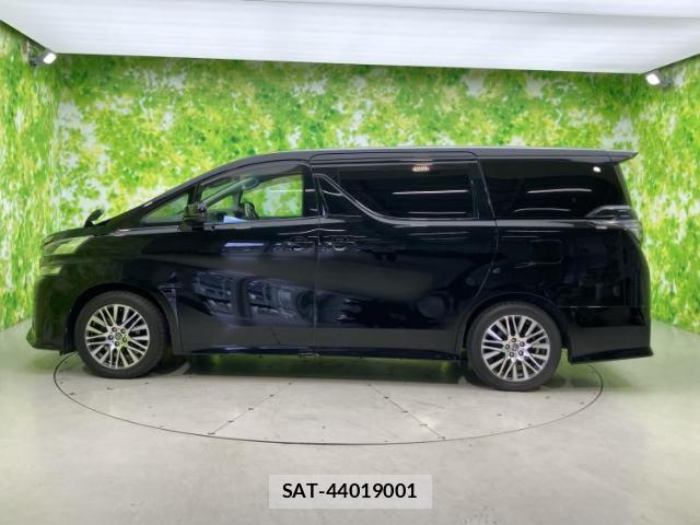 Toyota VELLFIRE 2017-03 8651172-1