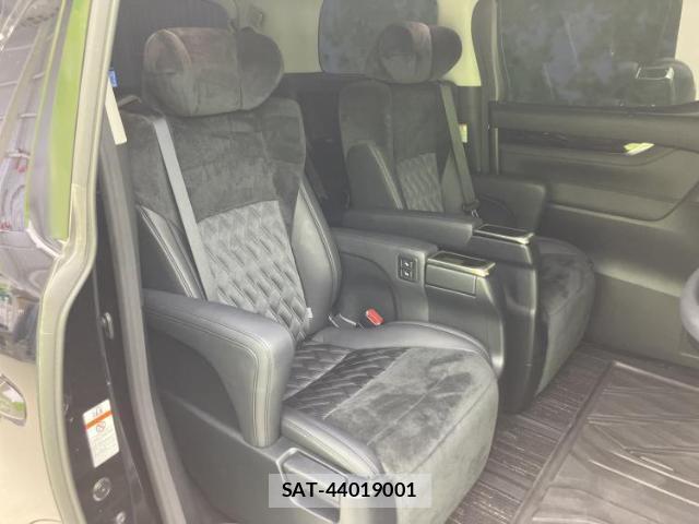 Toyota VELLFIRE 2017-03 8651172-4