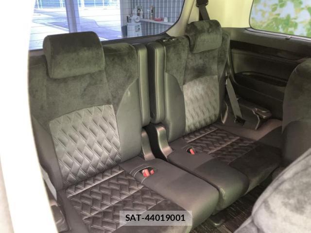 Toyota VELLFIRE 2017-03 8651172-5