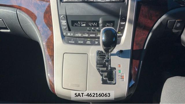 Toyota VELLFIRE 2012-10 8651355-14