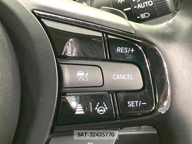 Honda VEZEL 2024-01 8647215-5