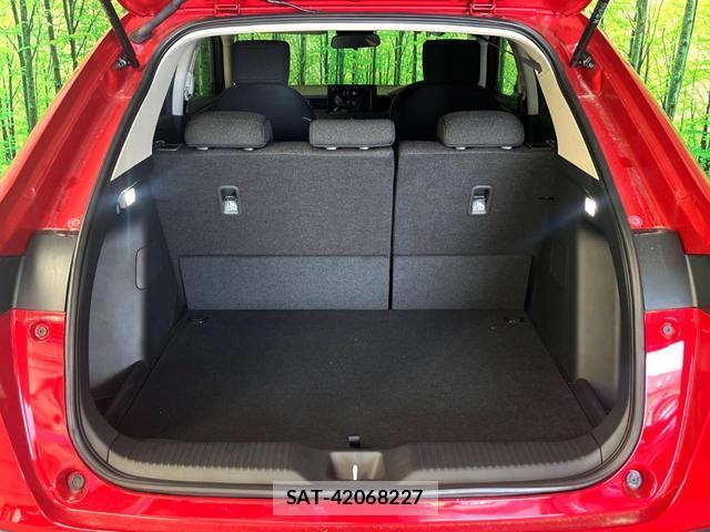 Honda VEZEL 2025-07 8648302-12