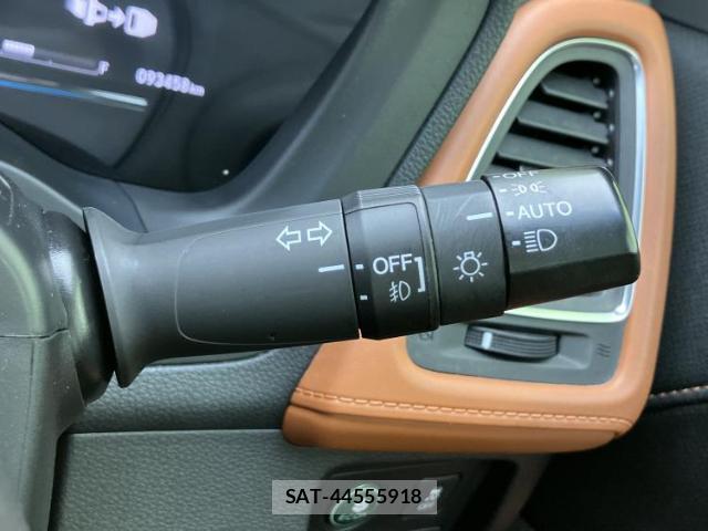 Honda VEZEL 2017-08 8648436-15