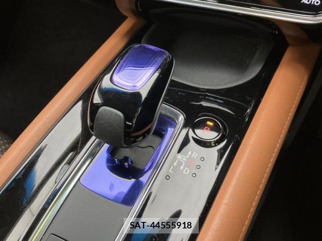 Honda VEZEL 2017-08 8648436-17
