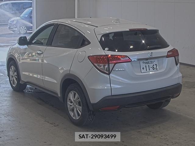Honda VEZEL 2018-04 8649023-1