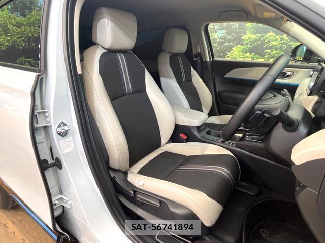 Honda VEZEL 2025-11 8649327-7