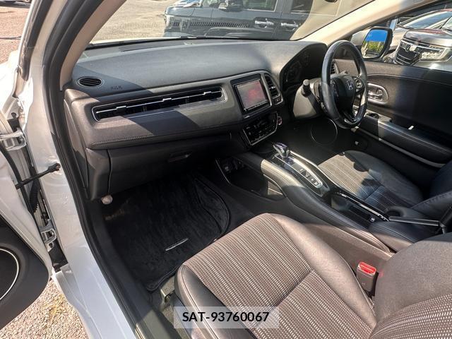 Honda VEZEL 2017-01 8649975-11