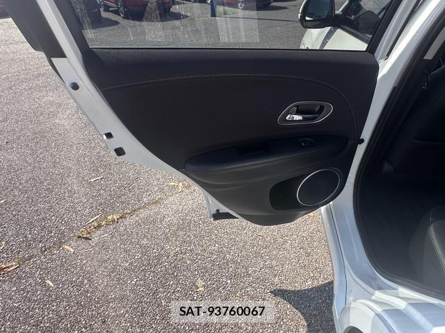 Honda VEZEL 2017-01 8649975-13