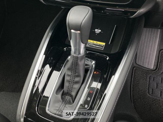 Honda VEZEL 2026-03 8653529-17
