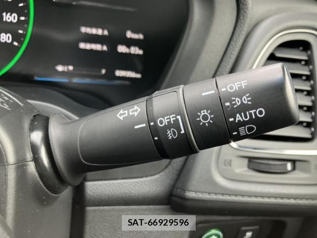 Honda VEZEL 2019-06 8653608-15