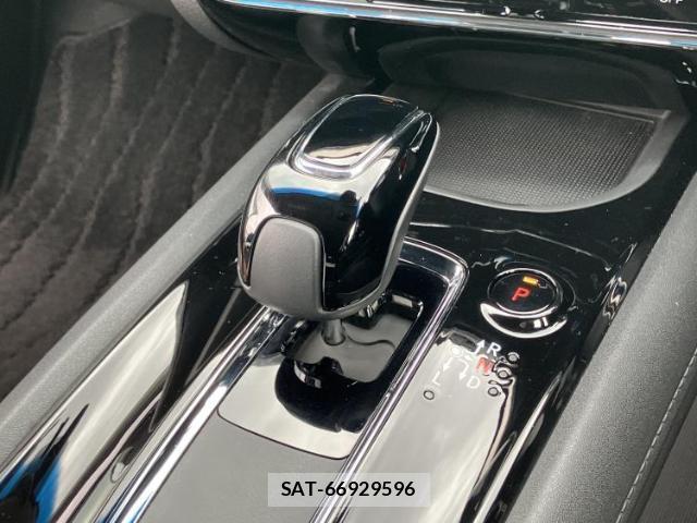 Honda VEZEL 2019-06 8653608-17