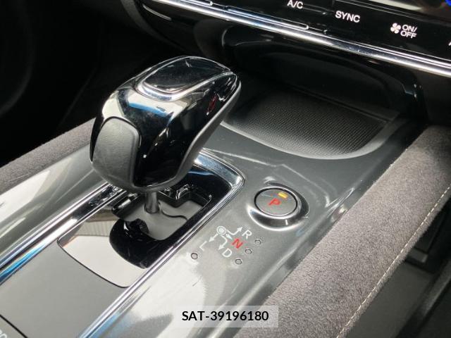 Honda VEZEL 2019-12 8653824-13