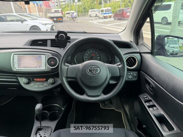 Toyota VITZ 2013-08 8650042-1