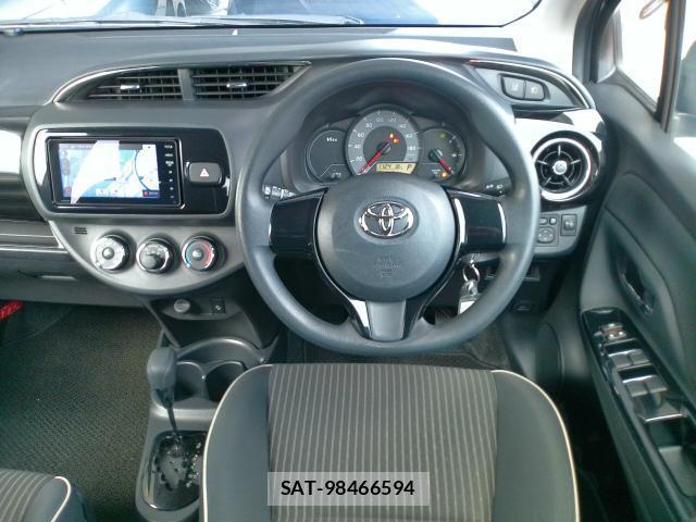 Toyota VITZ 2017-05 8650893-2