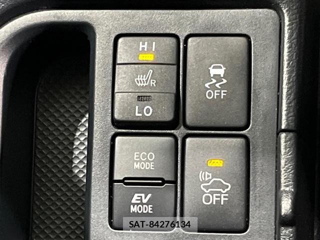Toyota VITZ 2018-08 8652031-6