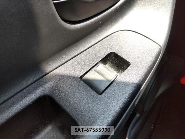 Toyota VITZ 2019-06 8653361-12