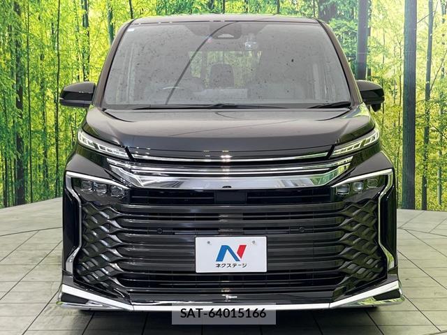 Toyota VOXY 2023-07 8646653-14