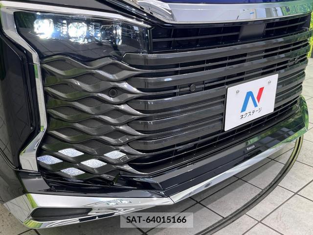 Toyota VOXY 2023-07 8646653-2