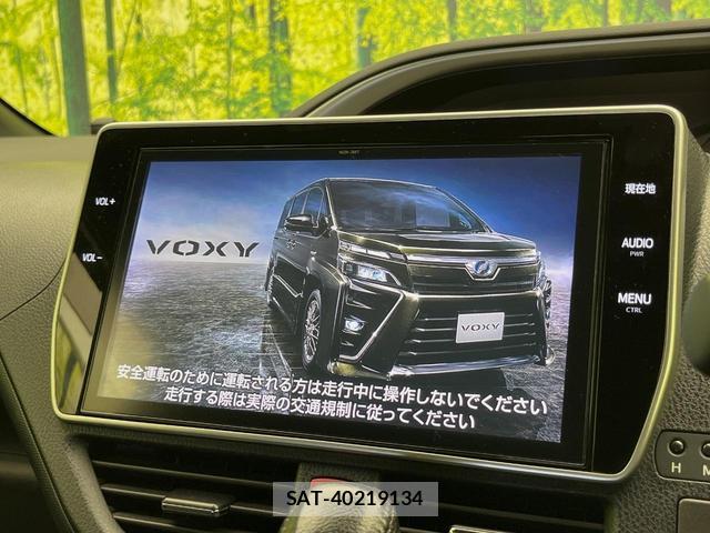 Toyota VOXY 2018-02 8646689-3