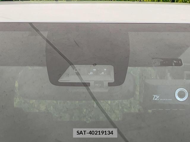 Toyota VOXY 2018-02 8646689-6