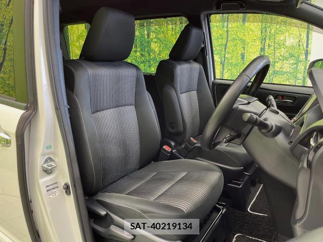 Toyota VOXY 2018-02 8646689-7