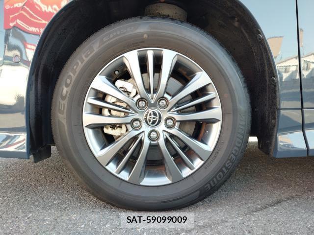 Toyota VOXY 2022-02 8646703-15
