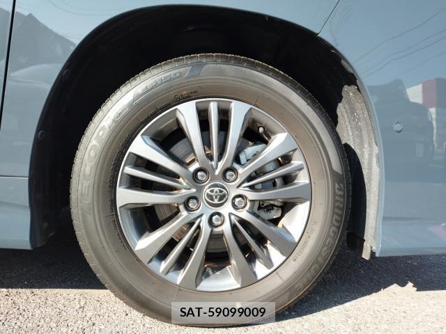 Toyota VOXY 2022-02 8646703-18