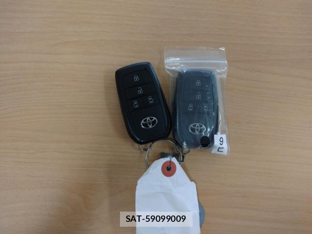 Toyota VOXY 2022-02 8646703-7