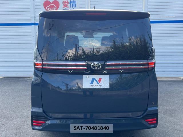 Toyota VOXY 2024-01 8646889-14