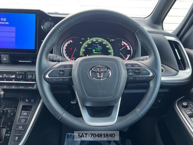 Toyota VOXY 2024-01 8646889-6