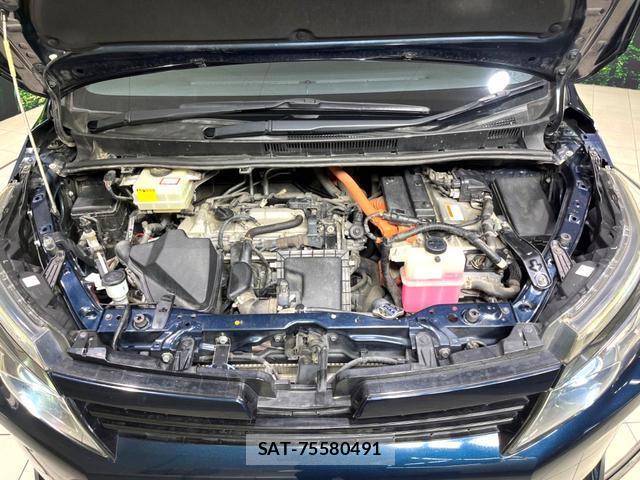 Toyota VOXY 2014-10 8646925-19