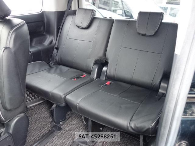 Toyota VOXY 2015-10 8647091-12