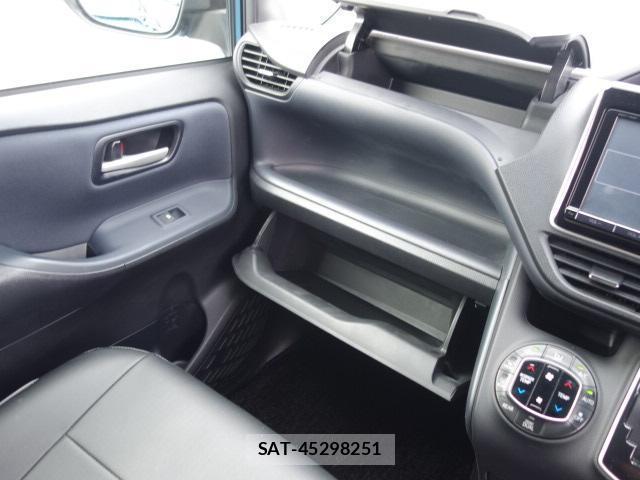 Toyota VOXY 2015-10 8647091-9