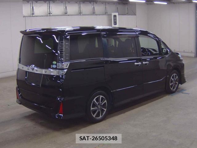 Toyota VOXY 2018-03 8647159-4
