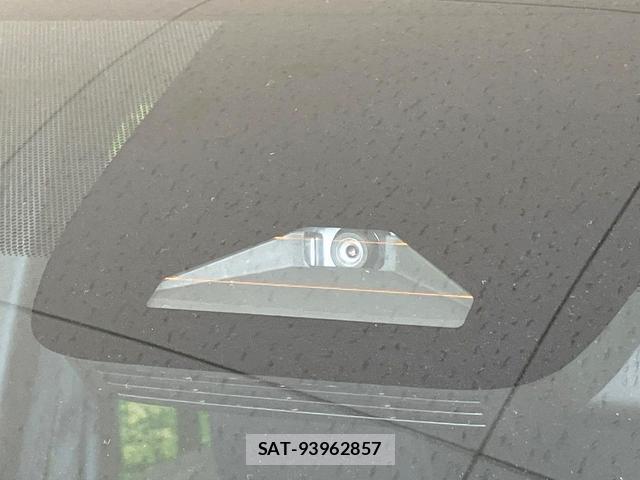 Toyota VOXY 2023-09 8647217-4