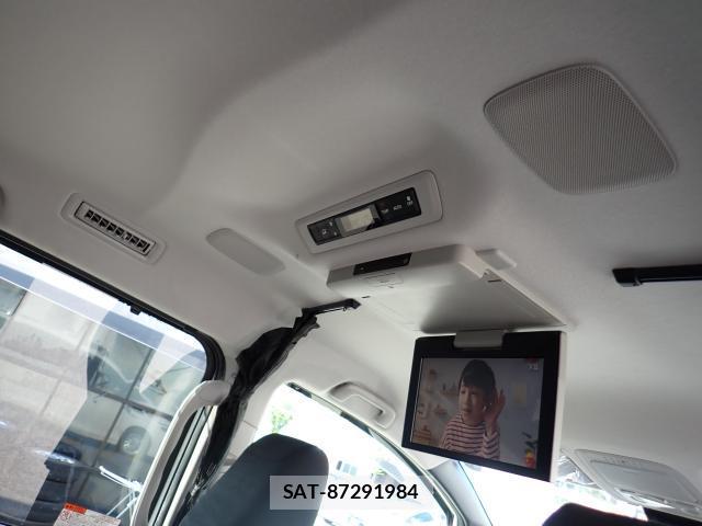 Toyota VOXY 2016-07 8647266-16