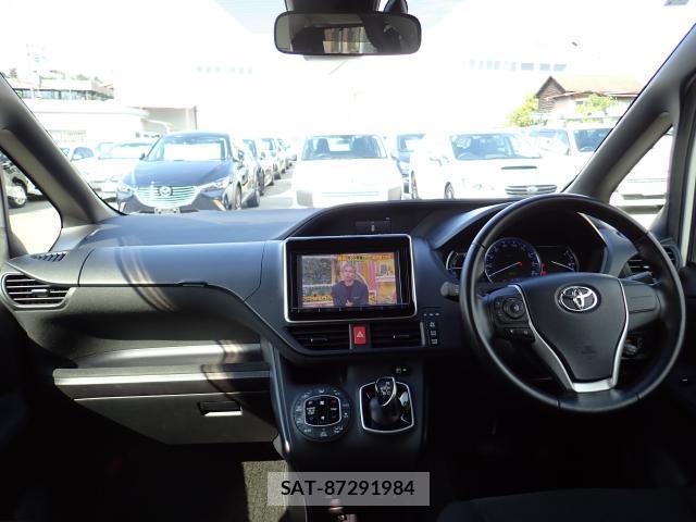 Toyota VOXY 2016-07 8647266-2