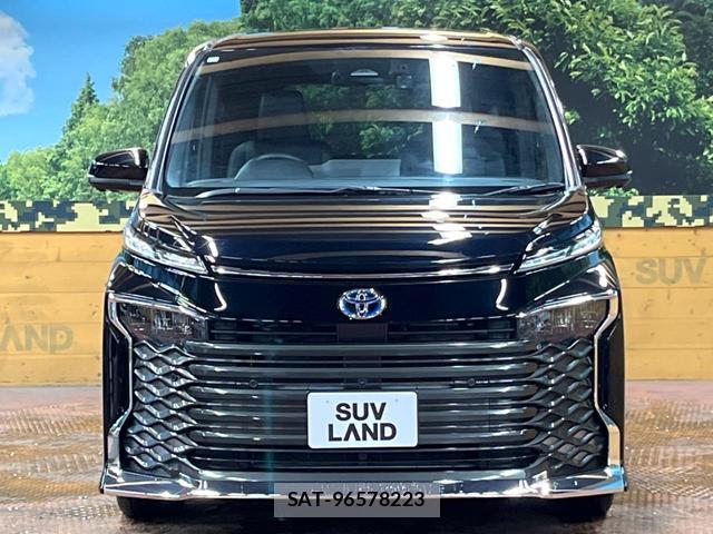 Toyota VOXY 2023-09 8647284-13