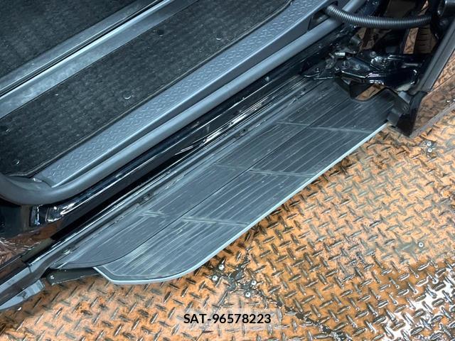 Toyota VOXY 2023-09 8647284-4