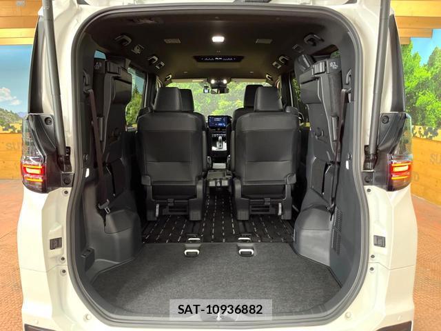 Toyota VOXY 2024-08 8647293-10