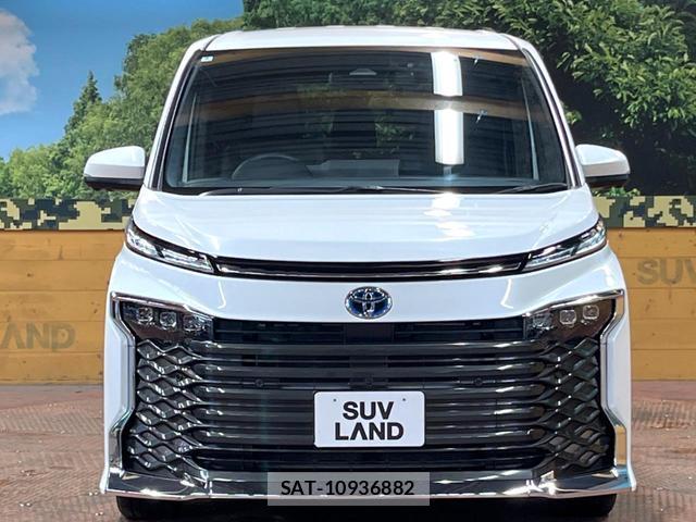 Toyota VOXY 2024-08 8647293-13