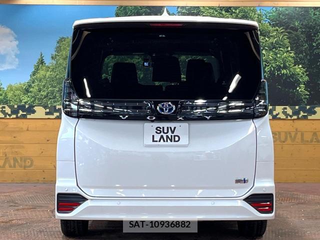 Toyota VOXY 2024-08 8647293-14