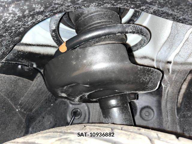 Toyota VOXY 2024-08 8647293-19